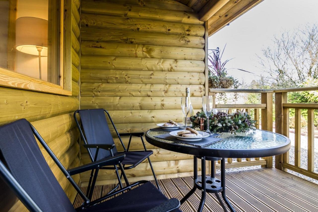 Laurel Lodge - 2 Bedroom Log Cabin - St Florence Saint Florence Exterior photo